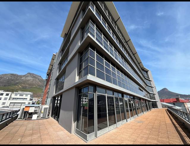121M² OFFICE TO LET IN WOODSTOCK